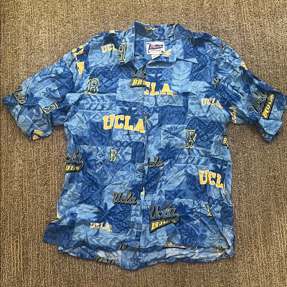Men’s UCLA Hawaiian Print Button Down